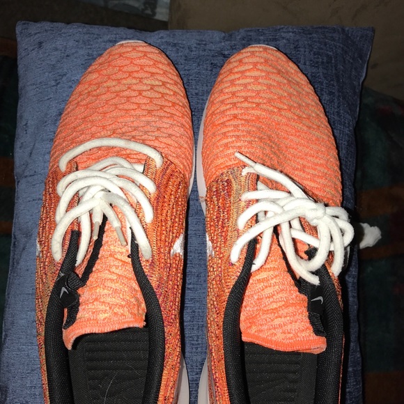 Nike roshe Flyknit “Random Yarns” Sz 9.5 - Picture 3 of 6